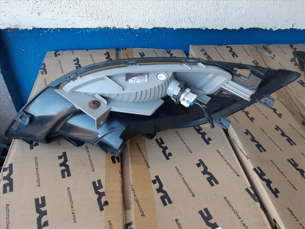 Opel Astra J Sports Tourer Jobb oldali ködlámpa 13367143R 4. kép