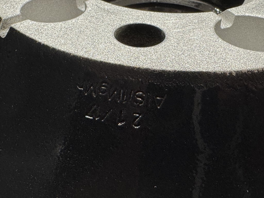 R20 Original Audi 9J ET26 - 8W0 601 025CN 8W0601025CN 1db alufelni 8. kép