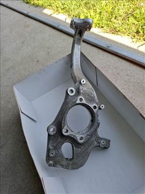 Audi jobb első csonkállvány 8K0407258AA, 4G0407242