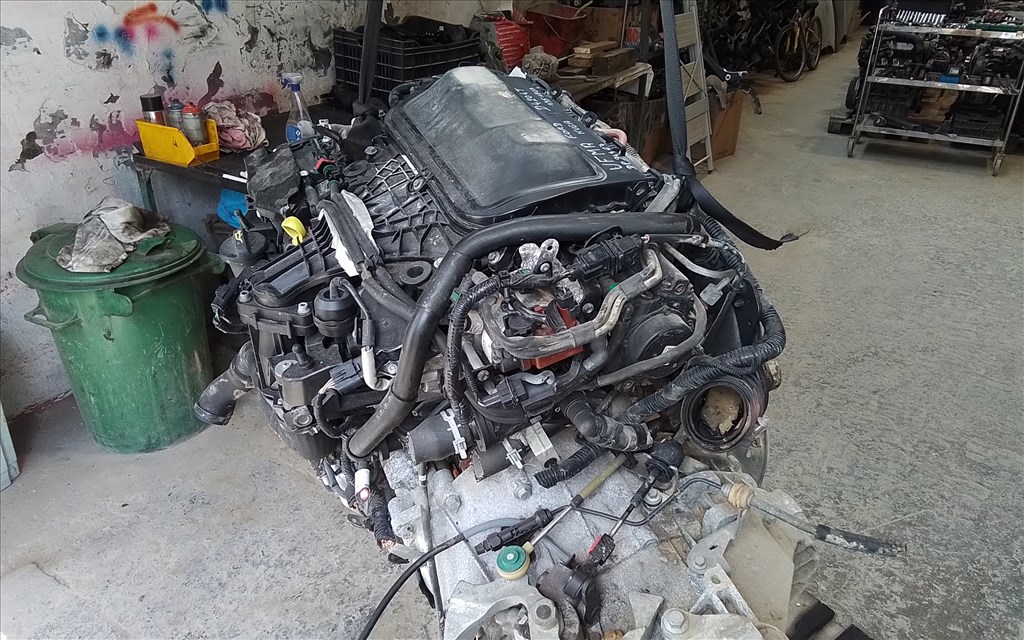 Ford Kuga Mk2 motor  3. kép