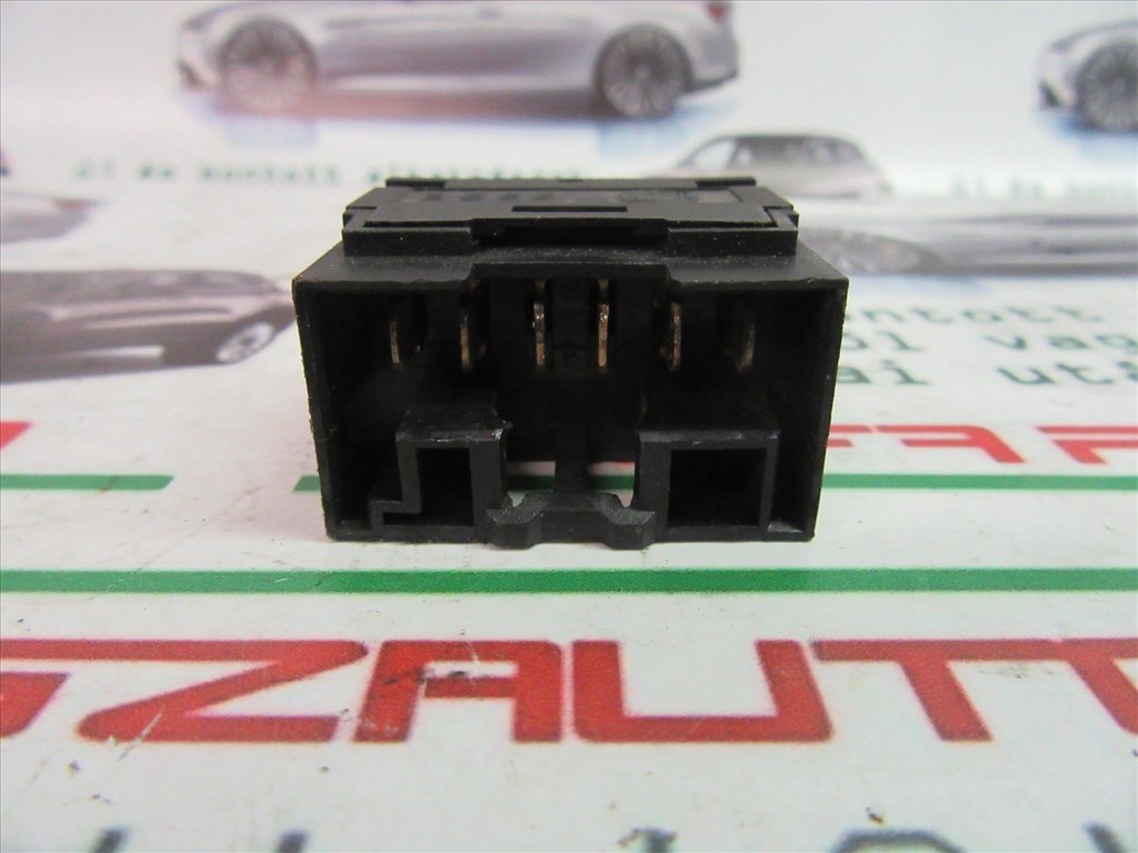 Fiat Bravo/Marea bal első ablakemelő kapcsoló talp 2. kép