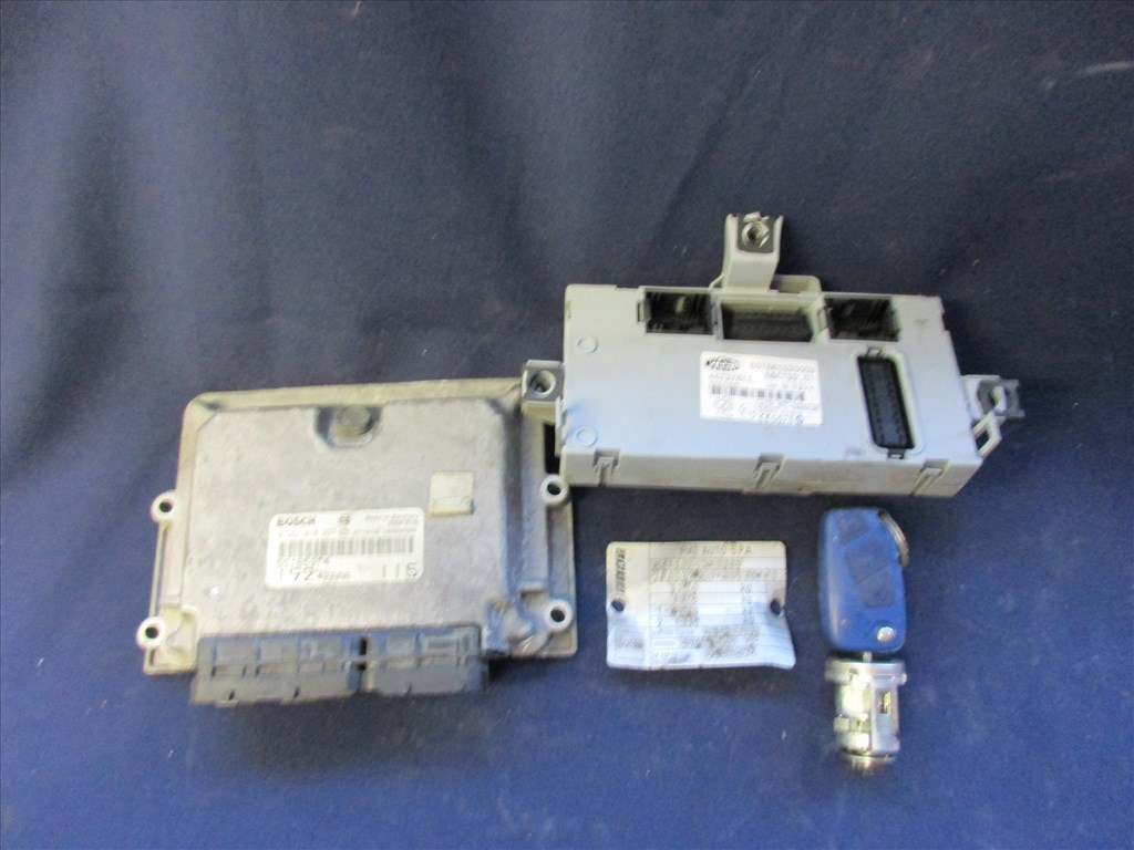 72065 Fiat Stilo 1,9 8v Jtd motorvezérlő szett 55185364, 0281010337 1. kép