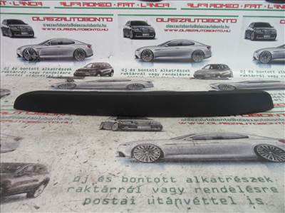 Alfa Romeo Giulietta 156088505 számú, matt fekete színű, jobb hátsó ajtó kárpit díszcsík