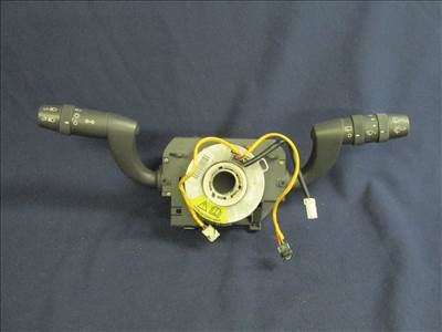 Lancia Ypsilon II.  2003-2011 nem multikormányos kormánykapcsoló 735373095