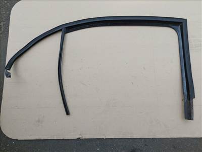 Skoda Rapid jobb hátsó ajtó gumikeret 5JA839432F