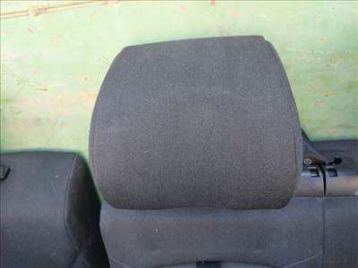 Ford Mondeo MK4 fejtámla hátsó középső
