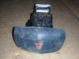 Nissan Primera III Vészvillogó Kapcsoló *112354*