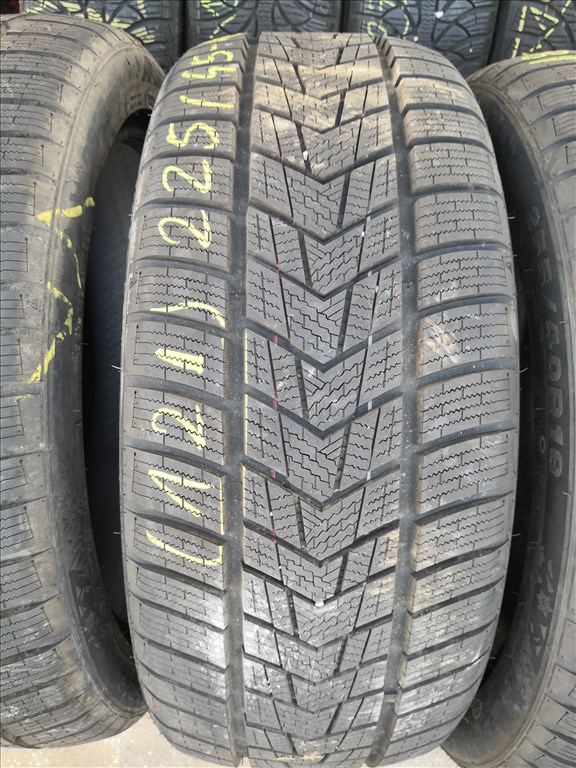 225/45 R18 és 255/40 R18 ÚJ!! Rotalla téli gumi 80000ft a 4db/121/ 2. kép