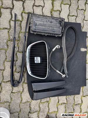 Seat León II B oszlop borítás 