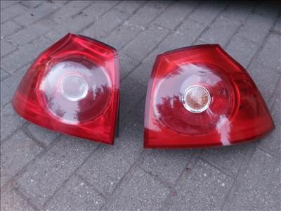 Volkswagen Golf V jobb és bal hátsó lámpa, foglalattal
