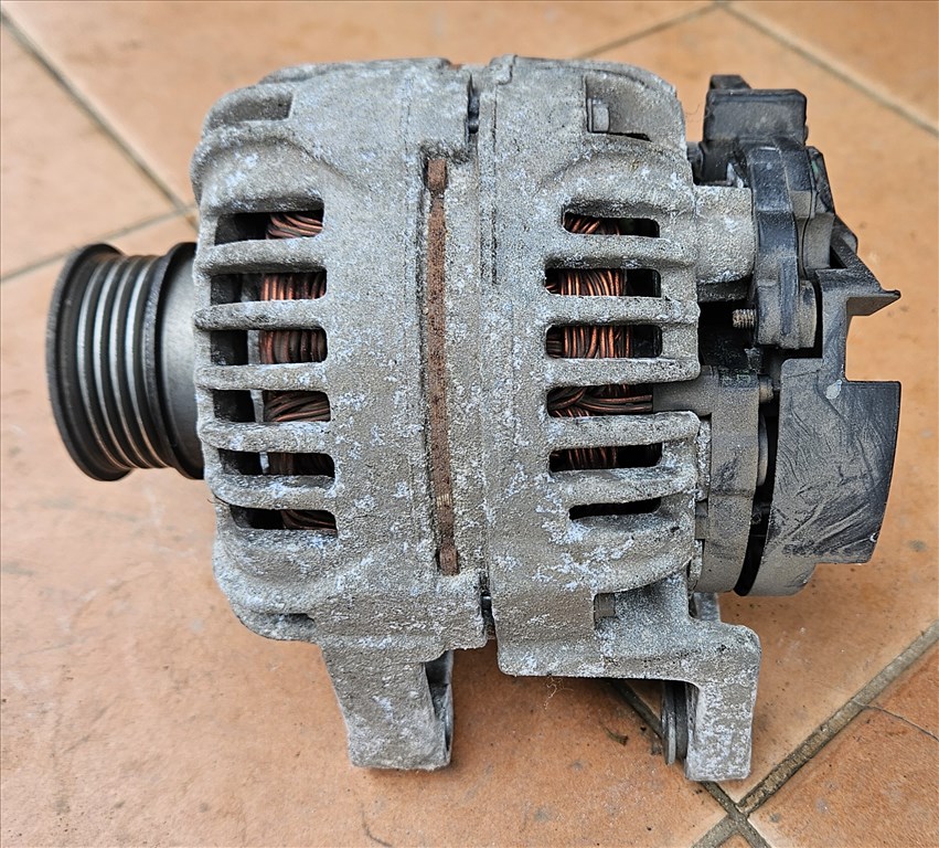 Opel Astra H TwinTop 1.6 Generátor ZJ z16xep 55556067 2. kép