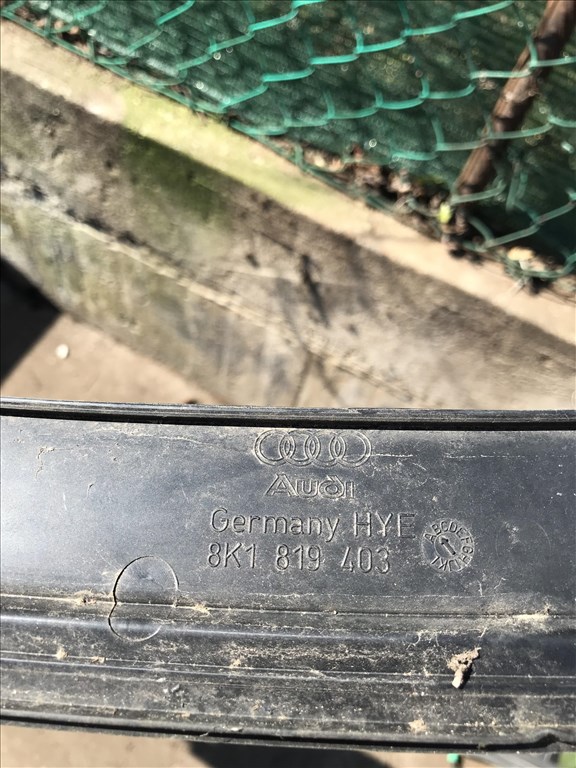 Audi A4 (B8 - 8K) levélrács / levél fogó rács  8k1819403 2. kép