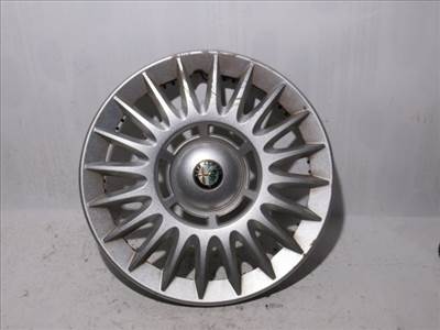 130355 Alfa Romeo 147,156,Gt 15"-os dísztárcsa a képen látható sérüléssel 60695794