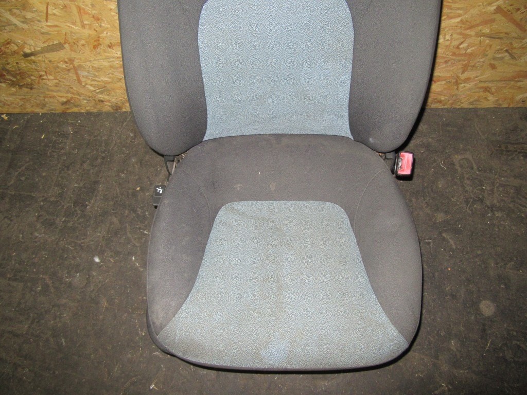 Ülés18375 Fiat Doblo II. fekete és szürke színű, szövet, jobb első ülés 2. kép