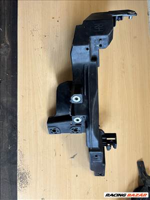 Hyundai i20 (GB) jobb oldali Fényszórótartó        64166-a5000