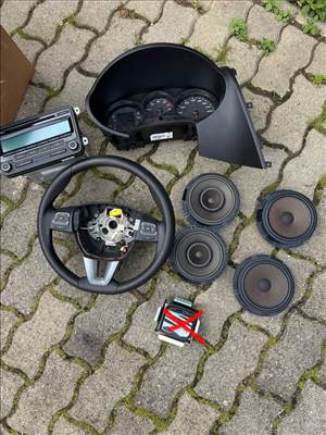 Seat León II hangszórók