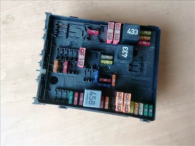 Volkswagen Touran 2005-2008 külső Biztosítéktábla 1k0937804b