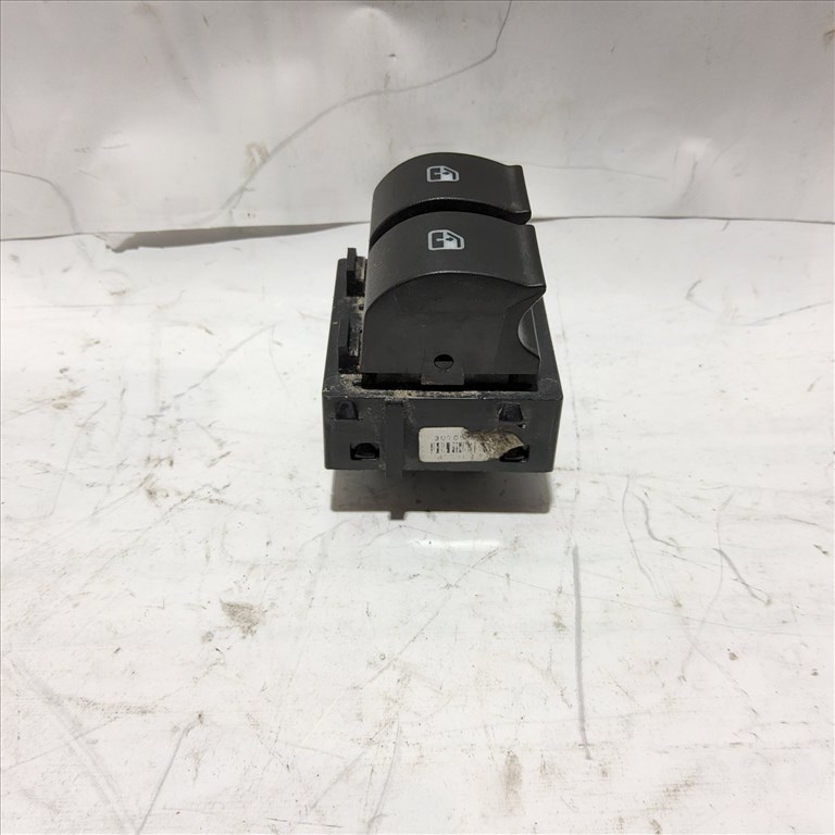 Fiat Punto Evo bal első ablakemelő kapcsoló 2x 2. kép