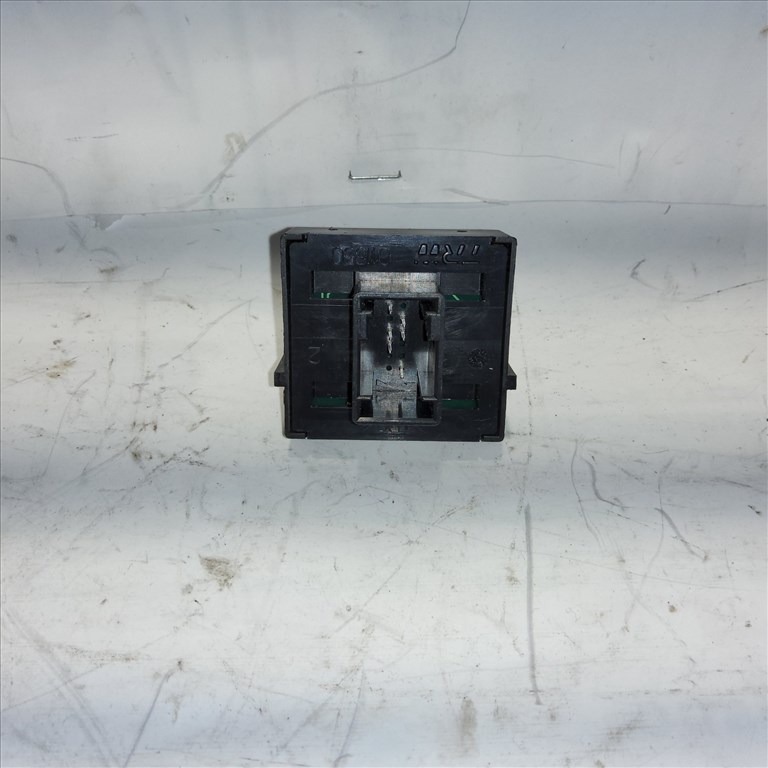 Fiat Punto Evo bal első ablakemelő kapcsoló 2x 3. kép