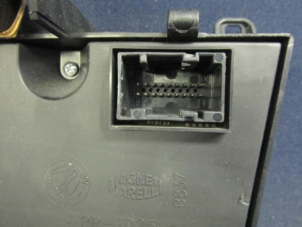 Lancia Delta 2008-2014 digit fűtéskapcsoló 735487107 3. kép