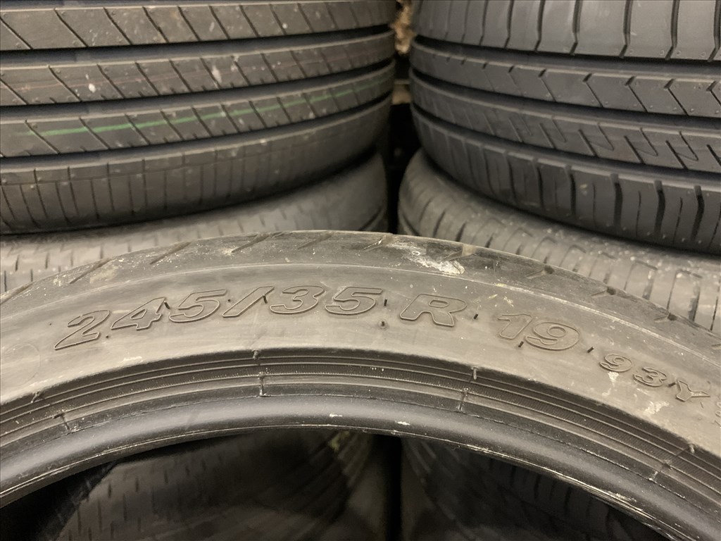 1db Pirelli 245/35 R19 245/35R19 245/35/19 245/35x19 nyári gumi 4. kép