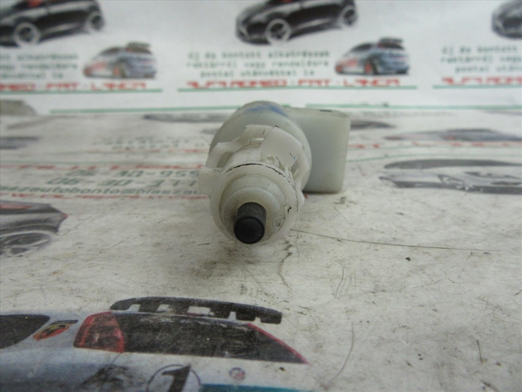 Alfa Romeo/Lancia  46543839 számú féklámpa kapcsoló 2. kép