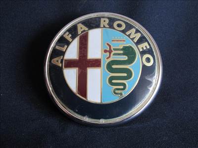 Alfa Romeo 159  gyári új, hátsó embléma, nem nyomógombos!!!! 50500393