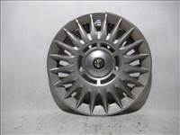130354 Alfa Romeo 15"-os dísztárcsa a képen látható sérüléssel 60695794