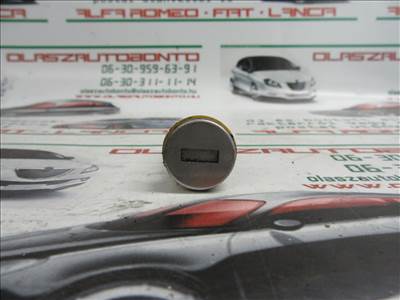 Lancia Ypsilon II. bal első zárbetét