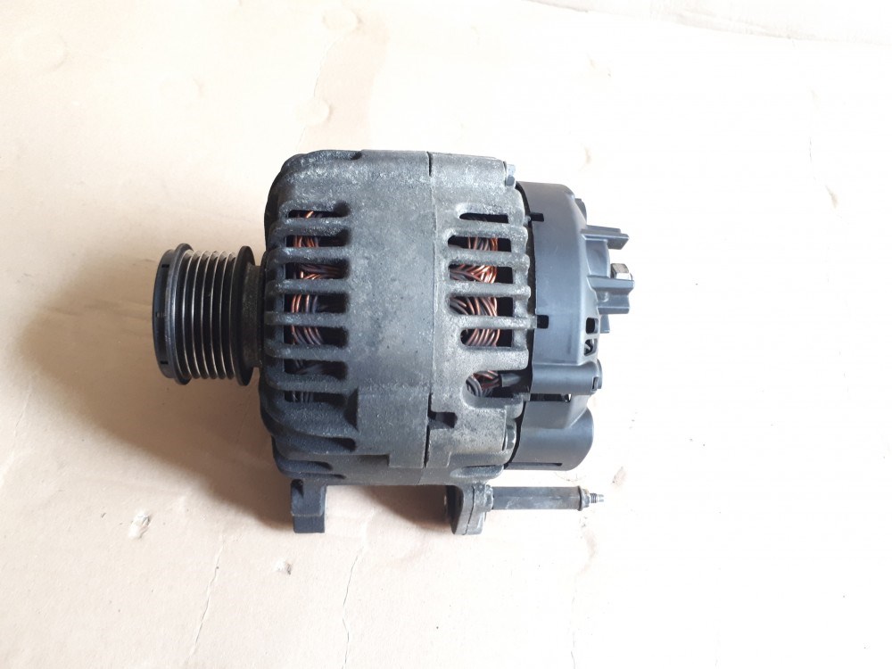 Skoda Octavia II 1,9 generátor 06F903023C 1. kép