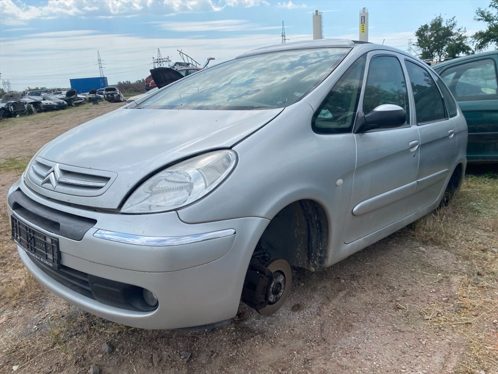 Citroën Xsara Picasso 1.6 HDi bontott alkatrészei 1. kép