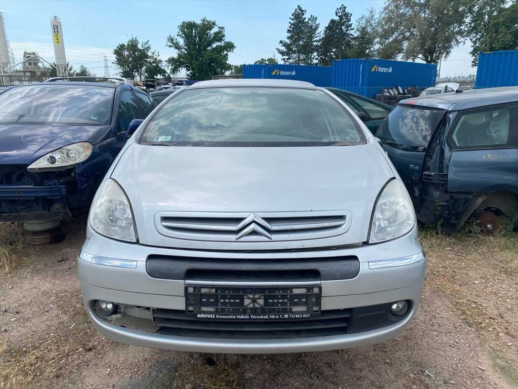 Citroën Xsara Picasso 1.6 HDi bontott alkatrészei 3. kép