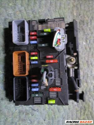 Peugeot 207 307 CC  Citroen C4 Picasso C5 BSM külső biztosítéktábla 9659741880  L04