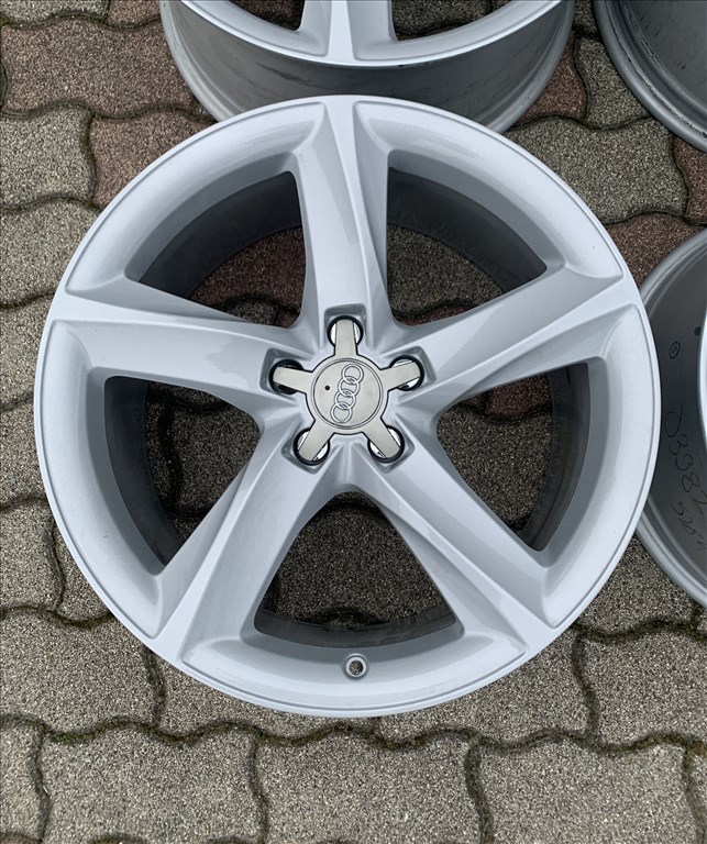 Audi 5x112 19" gyári alufelni 8.5j 19 R19 19x8.5 3. kép