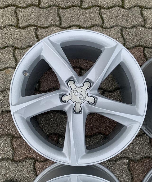 Audi 5x112 19" gyári alufelni 8.5j 19 R19 19x8.5 4. kép