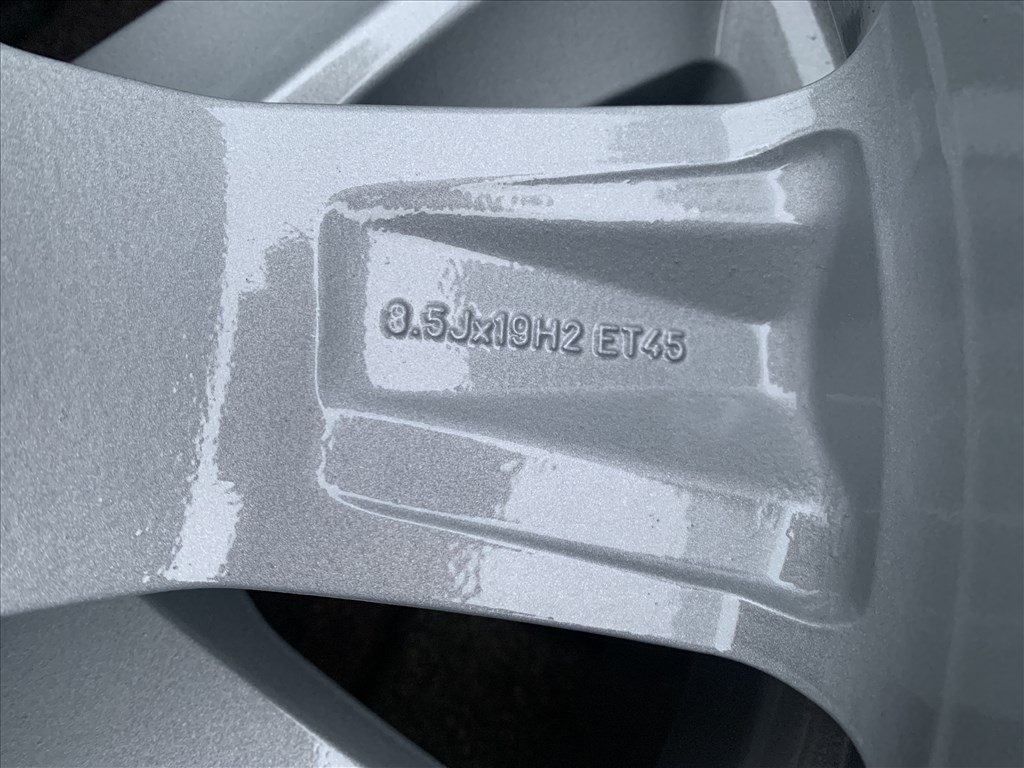 Audi 5x112 19" gyári alufelni 8.5j 19 R19 19x8.5 7. kép