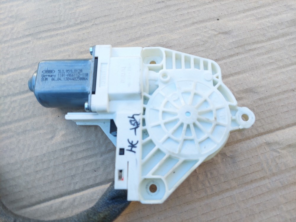 Skoda Yeti ablakemelő motor jobb hátsó 5L0959812A 1. kép