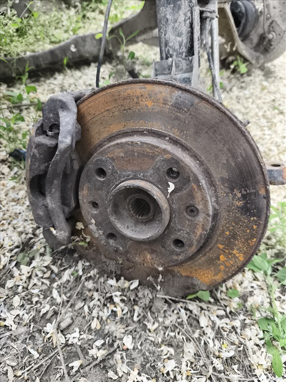 Peugeot 206 1.4 HDI csonkaállvány kerékagy  1. kép