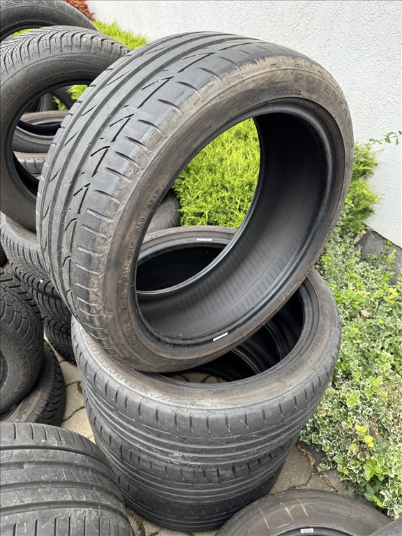 225/40 R18 Bridgeston Potenza S001 92Y l 5,5mm l 4db | DOT: 4217 2. kép