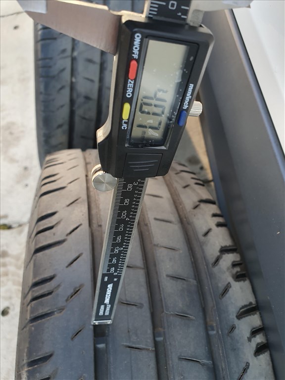  235/65 R16C használt Continental ContiVanContact nyárigumi 4 db 1. kép