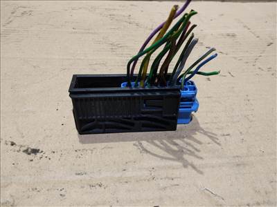 Volkswagen Passat B5.5 Elektromos csatlakozó  ABS 0265202401 , 8E0614111T