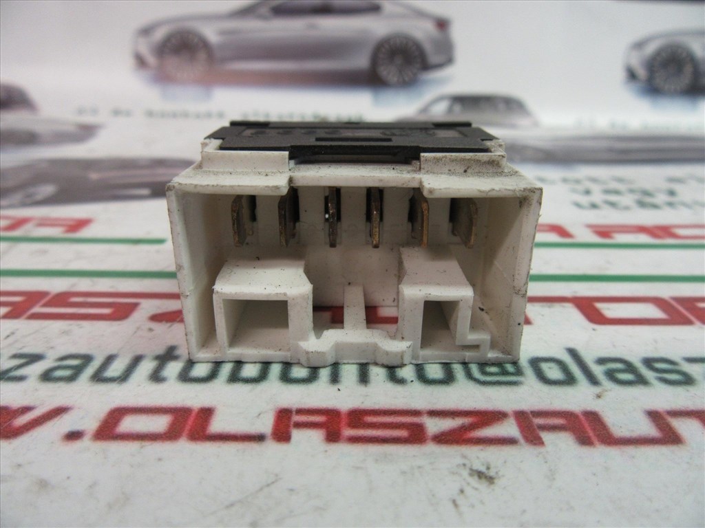 Fiat Bravo/Marea jobb első ablakemelő kapcsoló talp 2. kép