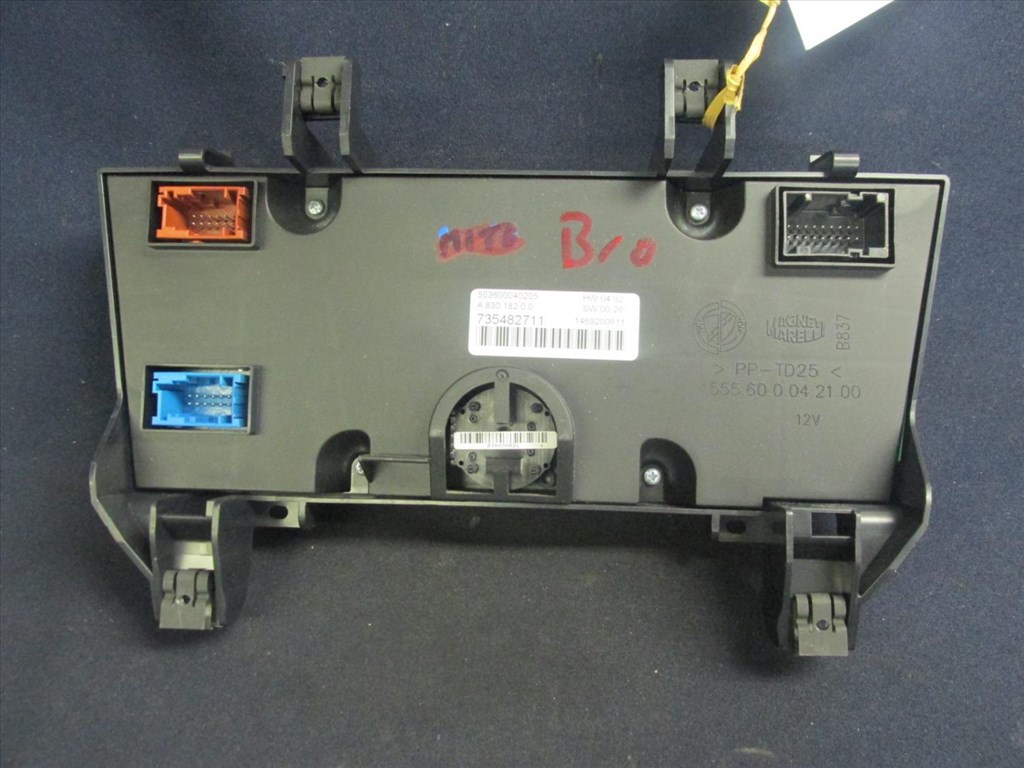 Fiat Bravo 2007-2014 digitklímás fűtéskapcsoló, tekerő gombok ragadnak  735482711 2. kép