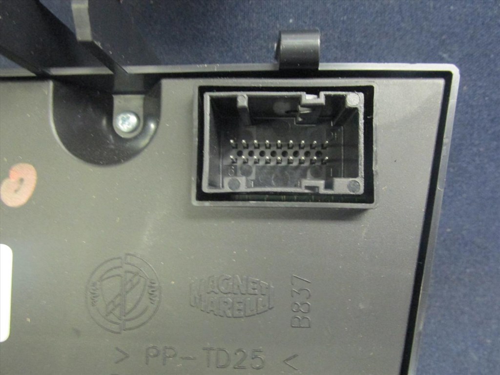 Fiat Bravo 2007-2014 digitklímás fűtéskapcsoló, tekerő gombok ragadnak  735482711 4. kép