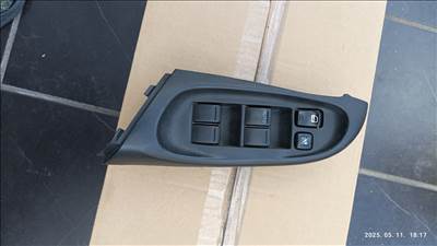 Nissan Almera elektromos ablak kapcsoló 4es N16 Almera