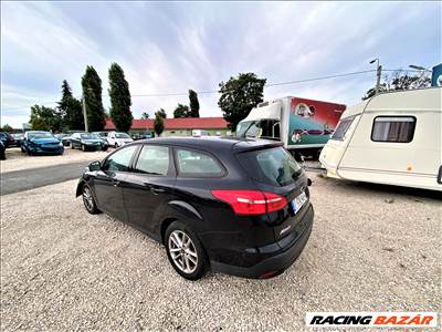 Bontásra FORD FOCUS 1.6 Ti-VCT Trend alkatrészei, karosszéria elemei PNDDJS67942