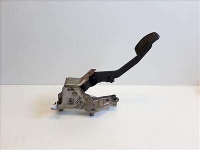 Nissan Micra (K13) kuplungpedál