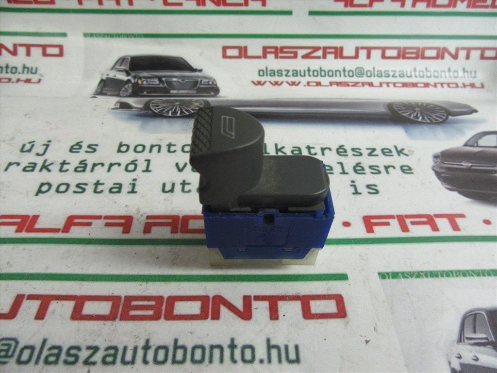 Fiat Bravo/Marea szürke színű, jobb első ablakemelő kapcsoló 1. kép