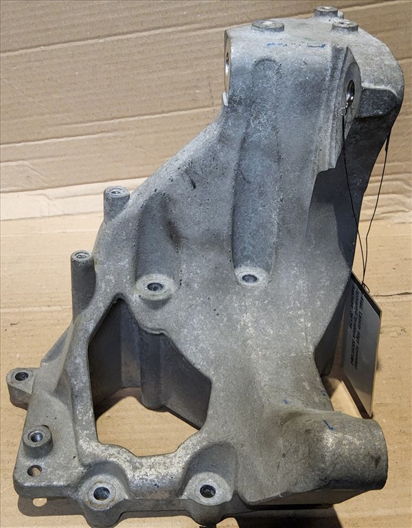 Fiat, Lancia nagy nyomású szivattyú tartóbak 55207064 4. kép