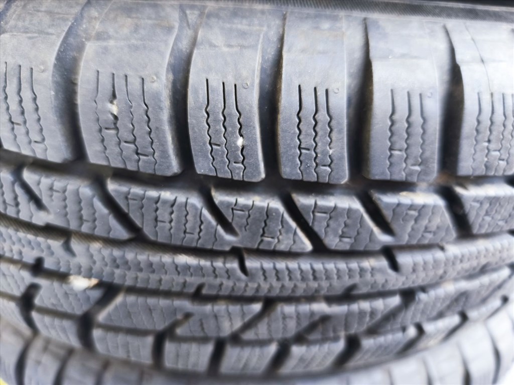 Suzuki Swift felni lemezfelni garnitúra téli gumi 175/65 R15 4x100 3. kép